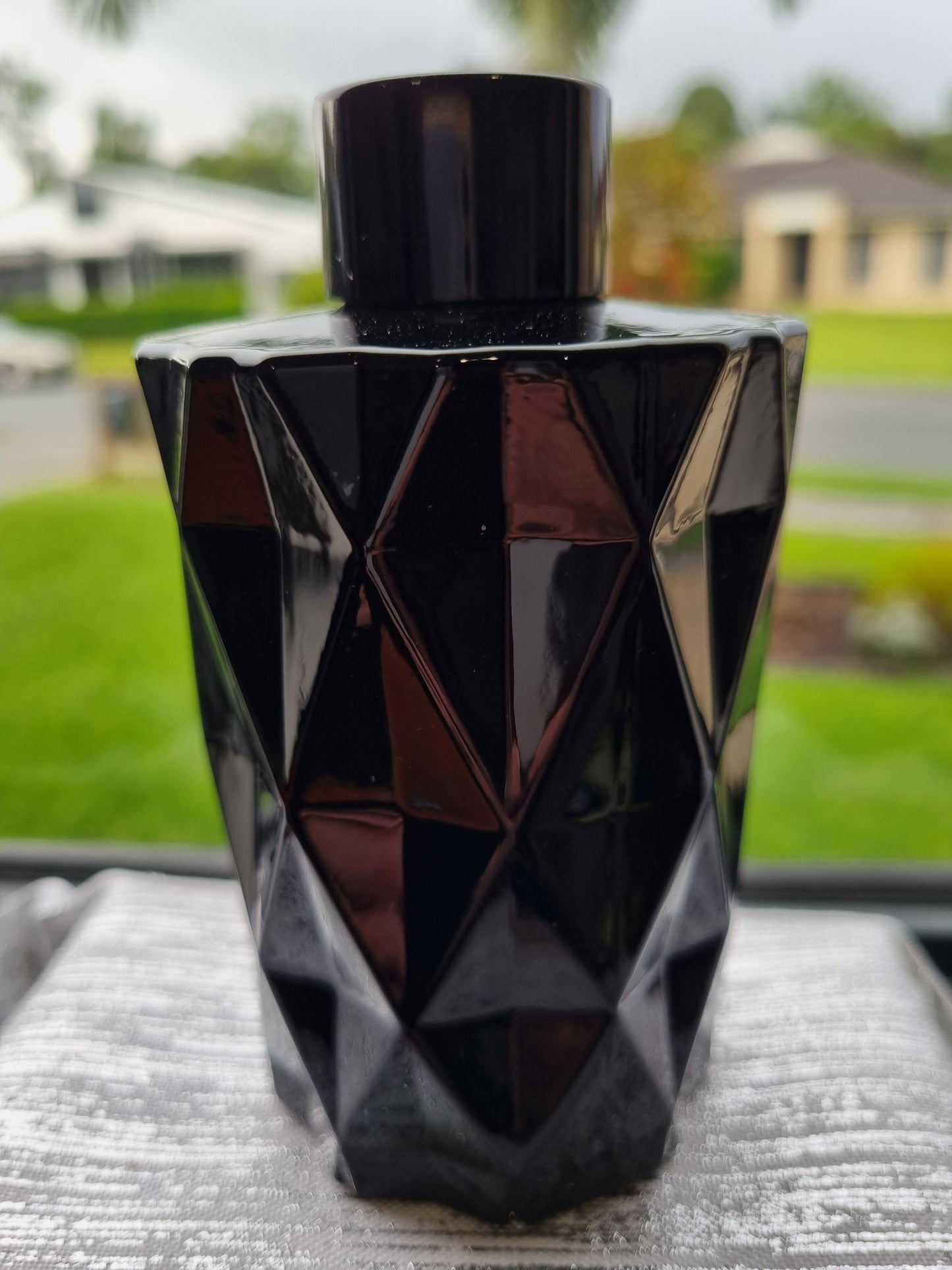 170 ml Diamond Diffuser -Gloss Black