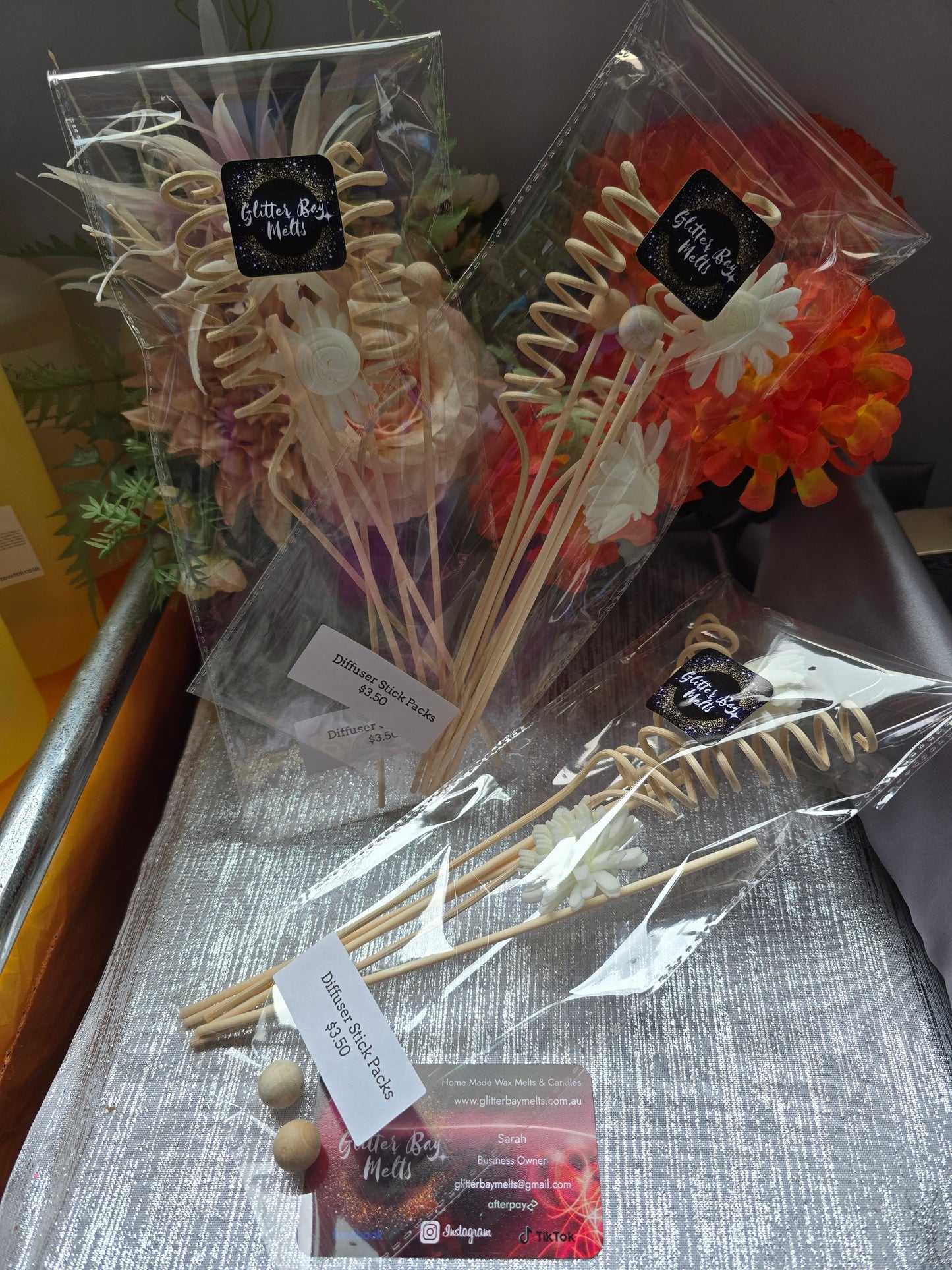 Spring Natural Reed with Daisy Packs.