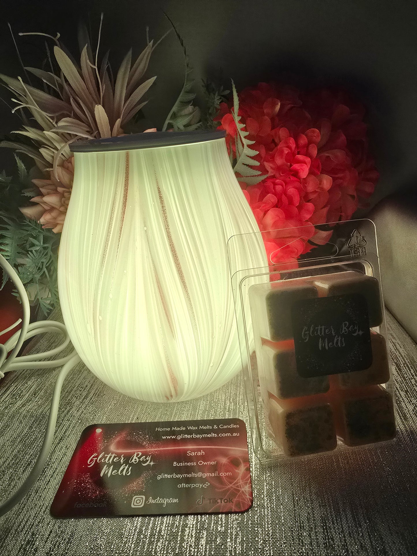 Gold Class Glass Electric Warmer.