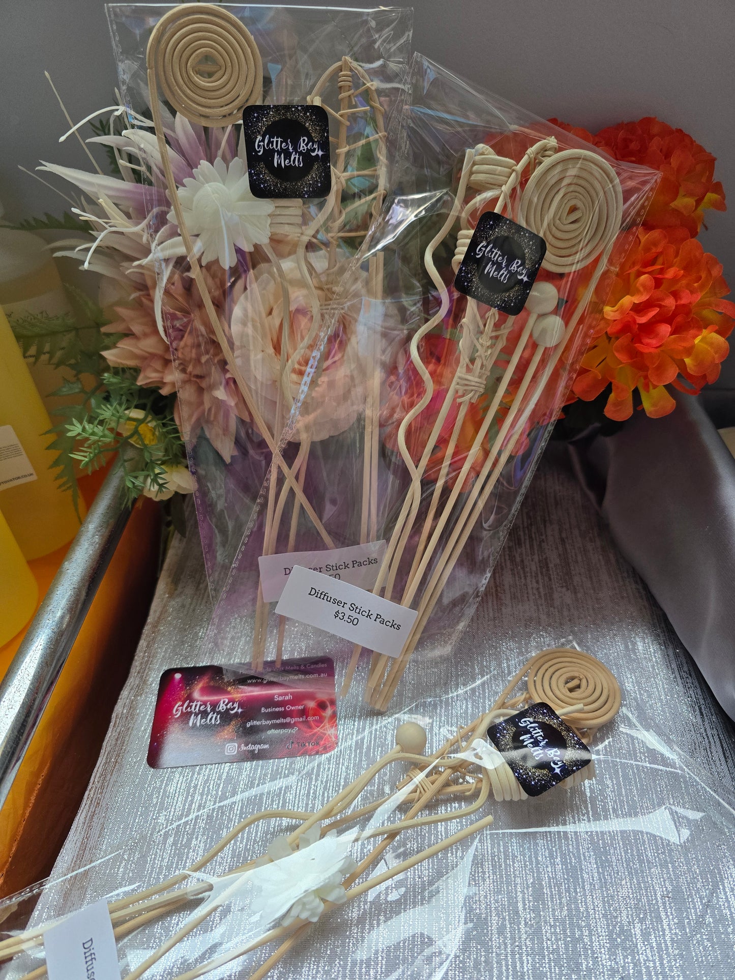 Natural Reed Scroll Daisy Pack.